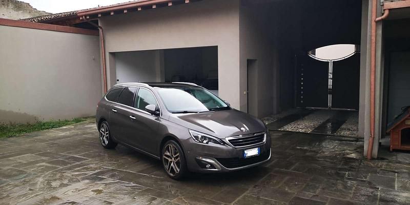 Usata Peugeot 308 SW Allure 120 CV (88 kW) 2015 Station wagon