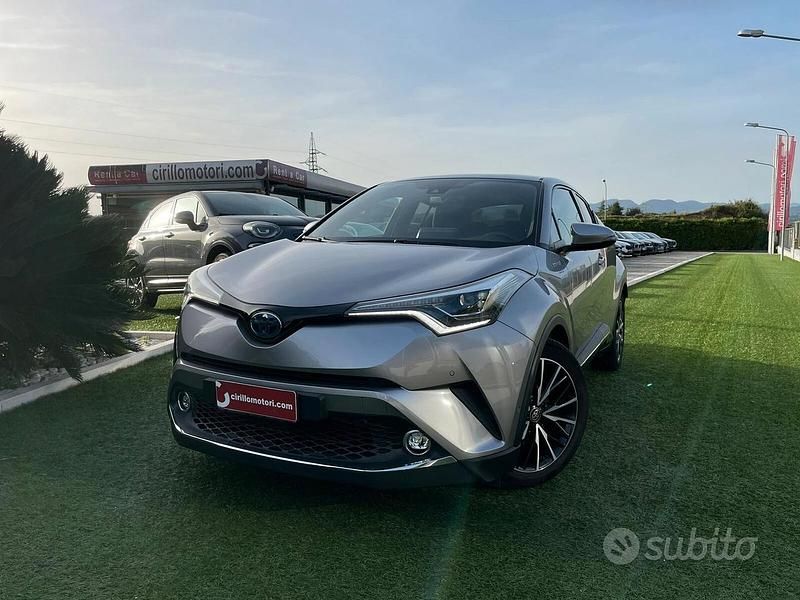 Usata Toyota C-HR Lounge 98 CV (72 kW) 2017 Grigio SUV