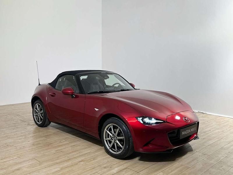 Nuova Mazda MX5 Exclusive-Line 132 CV (97 kW) 2025 Soul red crystal m Cabrio