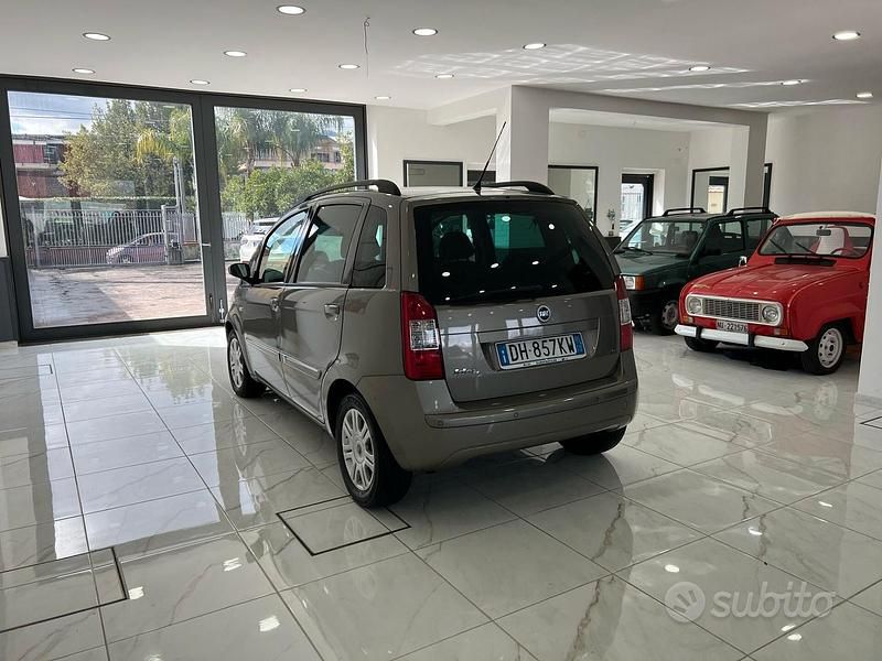 Usata Fiat Idea Emotion 90 CV (66 kW) 2007 Grigio Monovolume
