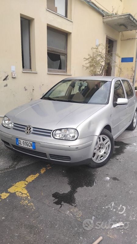 Usata 2001 VW Golf IV Tre volumi | 1500 € (Buon prezzo) - Immagine 1/1