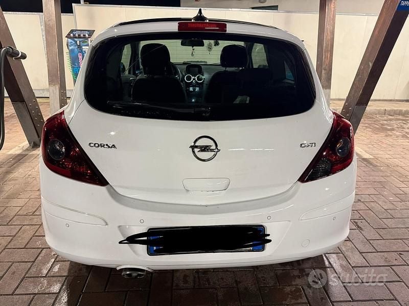 Usata Opel Corsa 95 CV (69 kW) 2013 Utilitaria