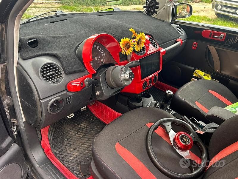 Usata VW Beetle 101 CV (74 kW) 2025 Nero Utilitaria