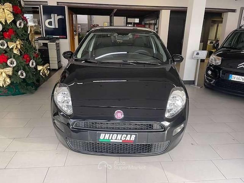 Nero Usata 2016 Fiat Punto Pop Tre volumi | 7900 € (Buon prezzo) - Immagine 1/4
