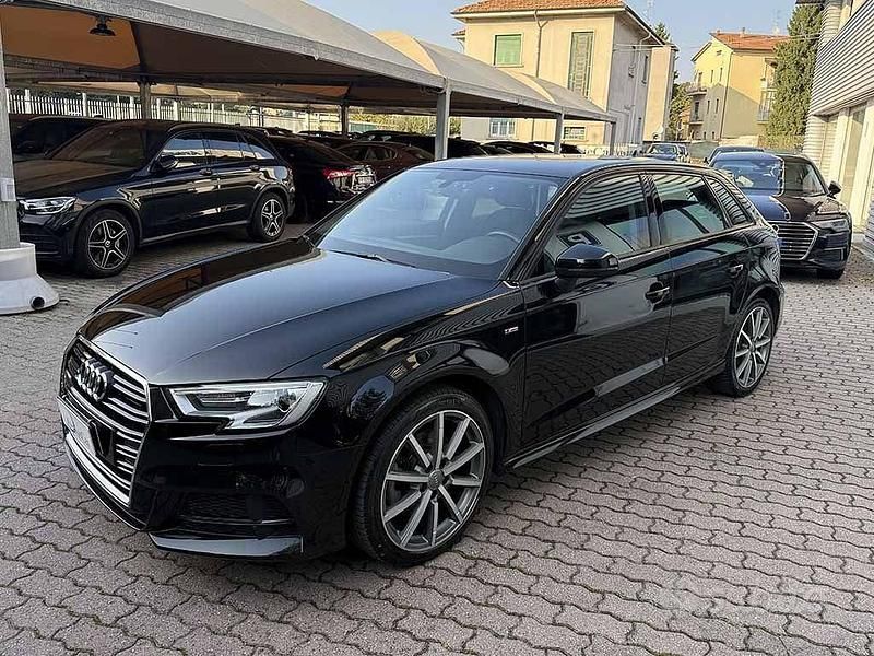 Nero / metallizzato Usata 2019 Audi A3 S-Line Tre volumi | 21.900 € (Ottimo prezzo) - Immagine 1/4