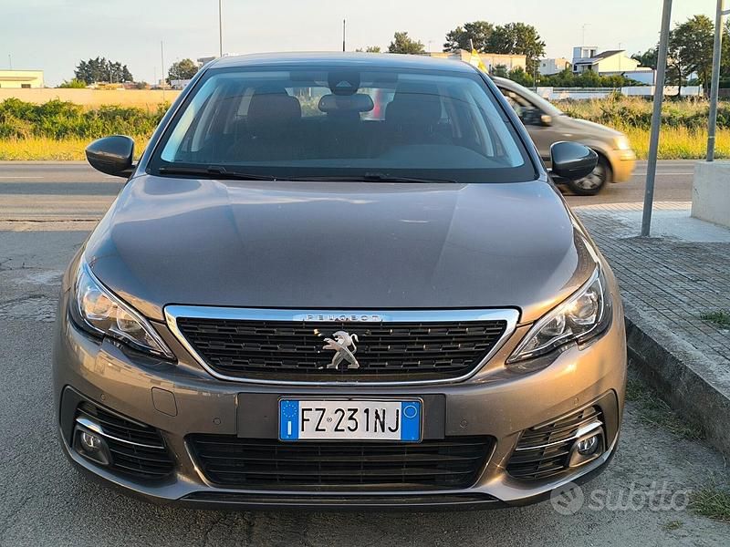Begagnad Peugeot 308 SW Allure 131 HK (96 kW) 2019 Grå Kombi