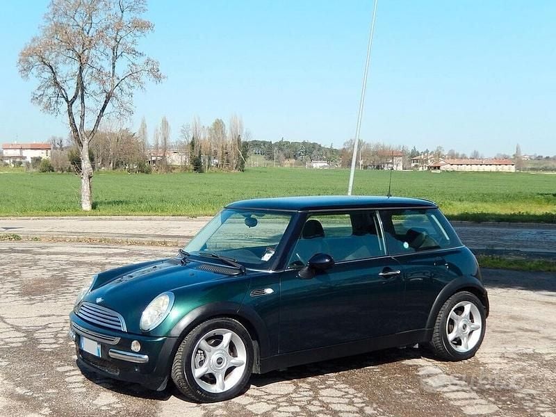 Usata Mini Cooper 116 CV (85 kW) 2004 Verde Utilitaria
