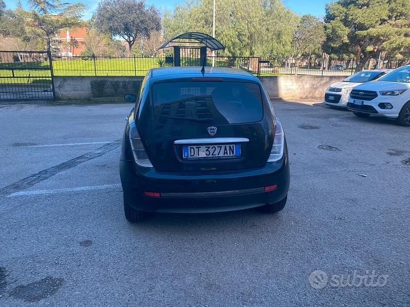 Usata Lancia Ypsilon 90 CV (66 kW) 2008 Nero Utilitaria