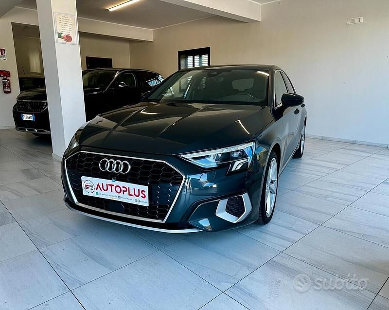 Begagnad Audi A3 Advanced 150 HK (110 kW) 2021 Grå Sedan