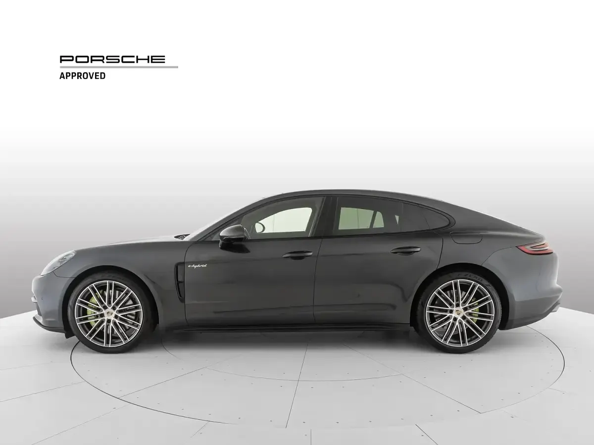 Usata Porsche Panamera 4 E-Hybrid 462 CV (339 kW) 2019 2h grigio vulcano metallizzato Utilitaria