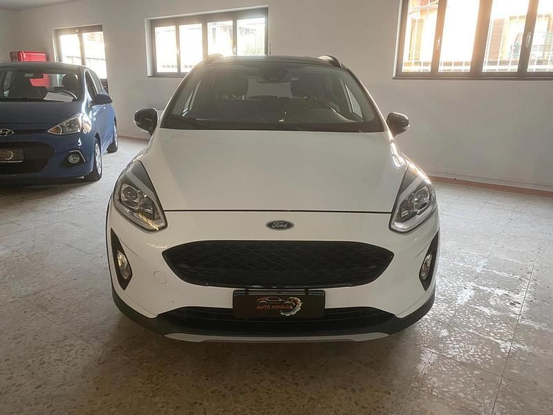 Usata Ford Fiesta Active 125 CV (91 kW) 2018 Bianco Berlina