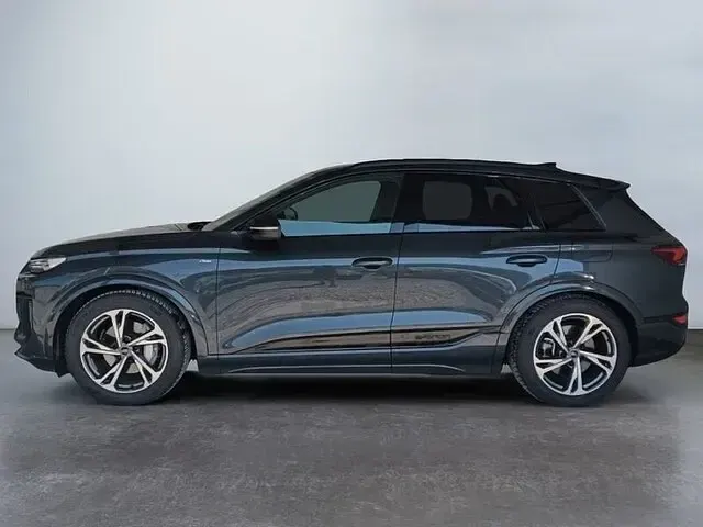 Usata Audi Q6 e-tron S-Line 284 kW (387 CV) 2025 Grigio scuro SUV