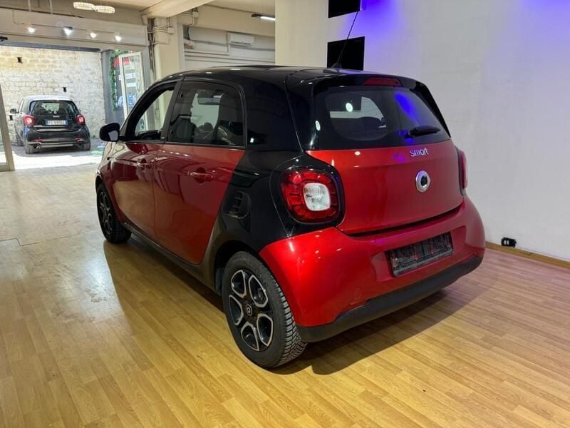 Usata Smart ForFour Prime 90 CV (66 kW) 2017 Nero Utilitaria
