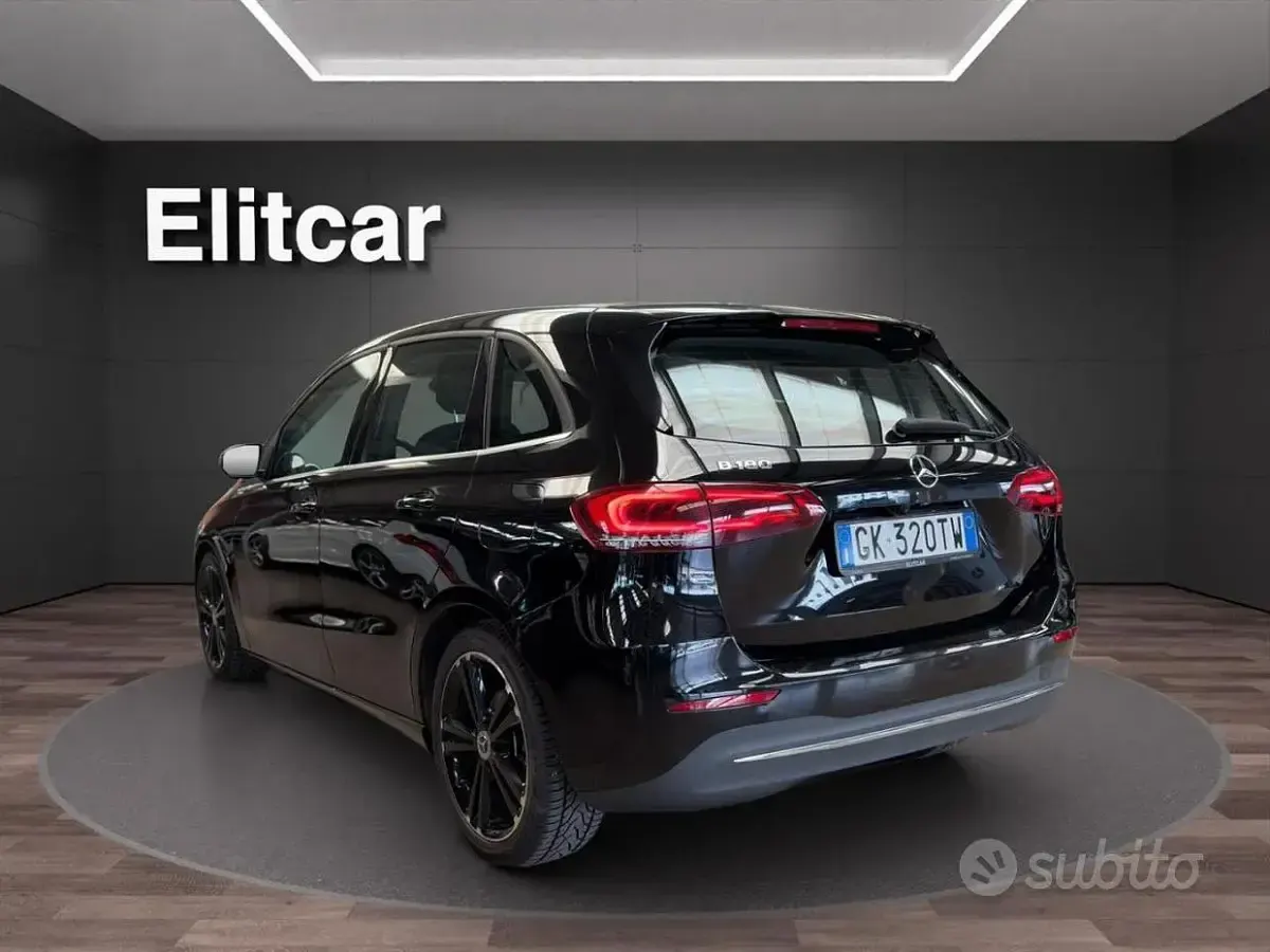 Usata Mercedes B180 136 CV (100 kW) 2021 Nero Utilitaria