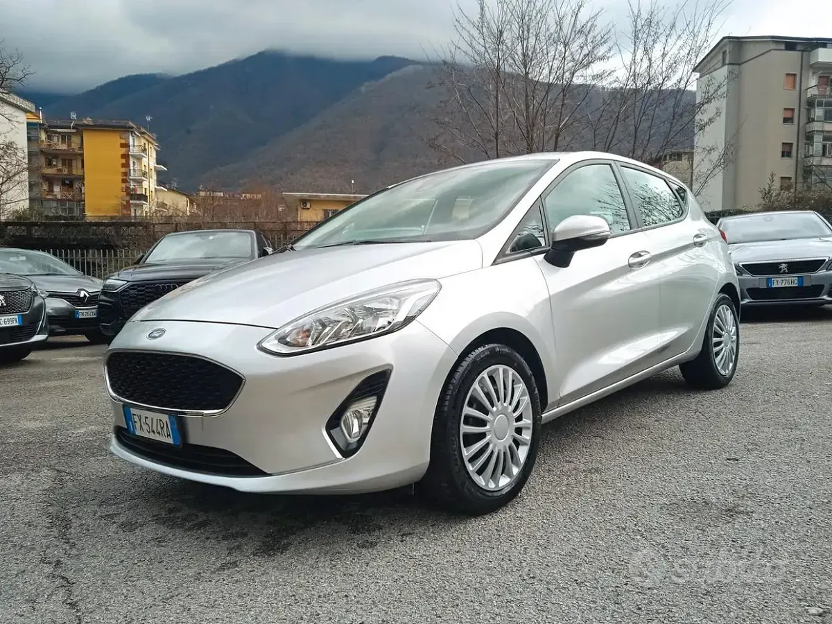 Usata Ford Fiesta 86 CV (63 kW) 2019 Grigio Utilitaria