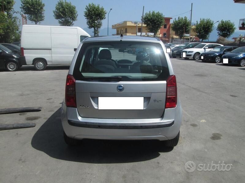 Usata Fiat Idea Emotion 95 CV (69 kW) 2004 Grigio Monovolume