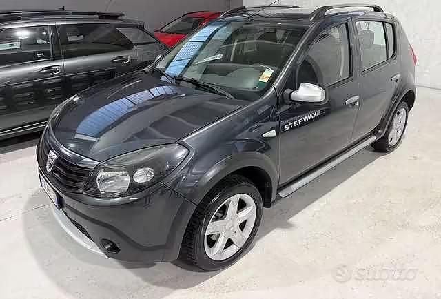 Usata Dacia Sandero Stepway 87 CV (63 kW) 2010 Grigio Berlina