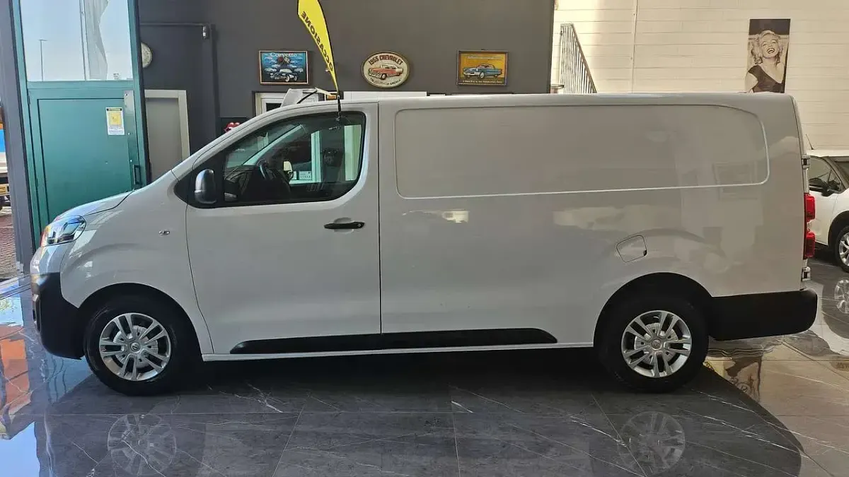 Usata Opel Vivaro-e Combi 120 CV (88 kW) 2023 Bianco Monovolume