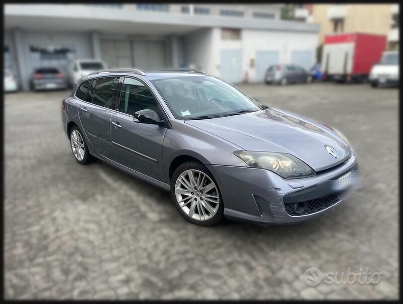 Usata Renault Laguna III 150 CV (110 kW) 2010 Argento Station wagon