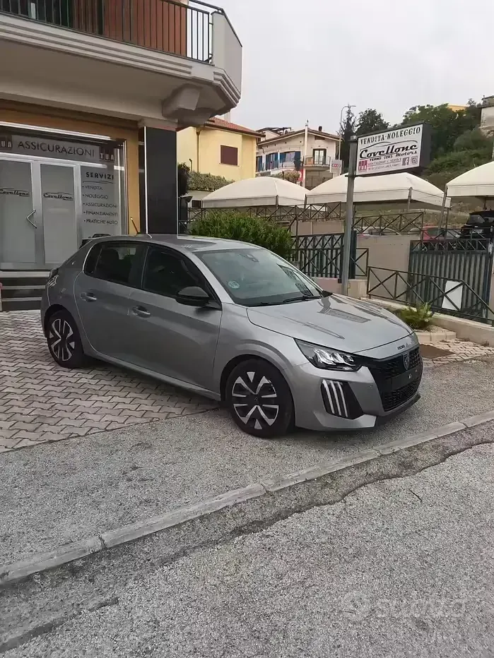 Usata Peugeot 208 Active 75 CV (55 kW) 2024 Grigio Utilitaria
