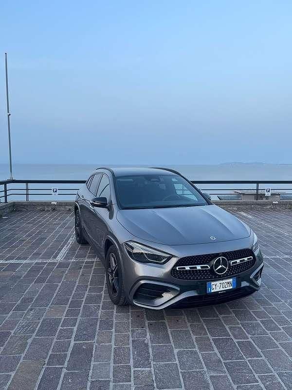 Usata Mercedes GLA180 Premium 116 CV (85 kW) 2025 SUV
