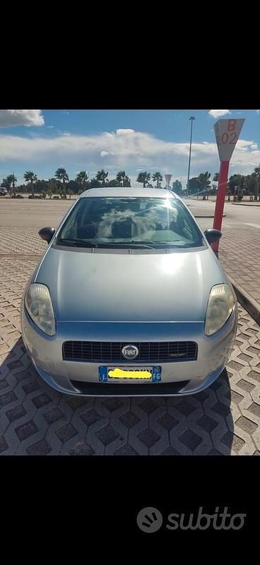 Usata Fiat Grande Punto Emotion 120 CV (88 kW) 2007 Grigio Utilitaria