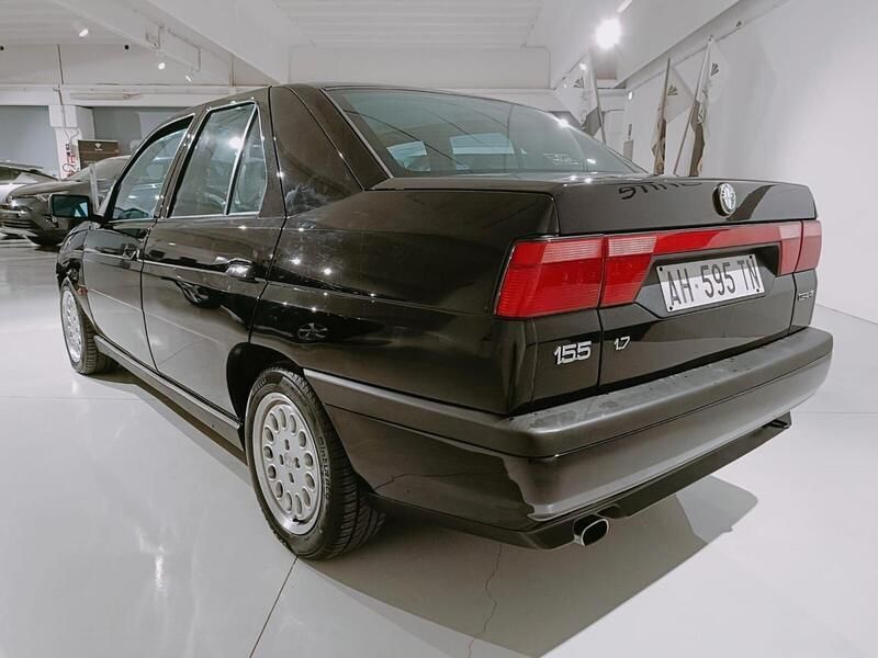 Usata Alfa Romeo 155 116 CV (85 kW) 1995 Nero Berlina