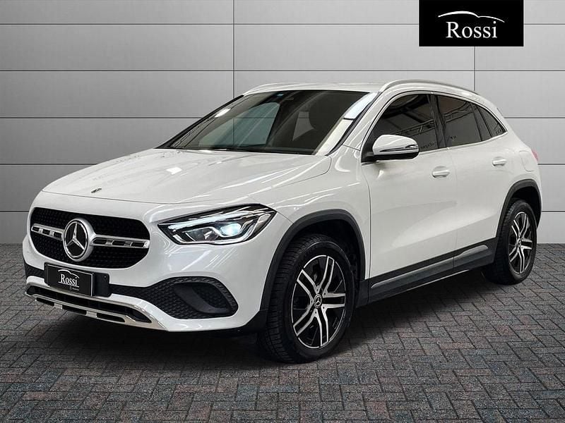 Usado Mercedes GLA200 164 CV (120 kW) 2022 SUV