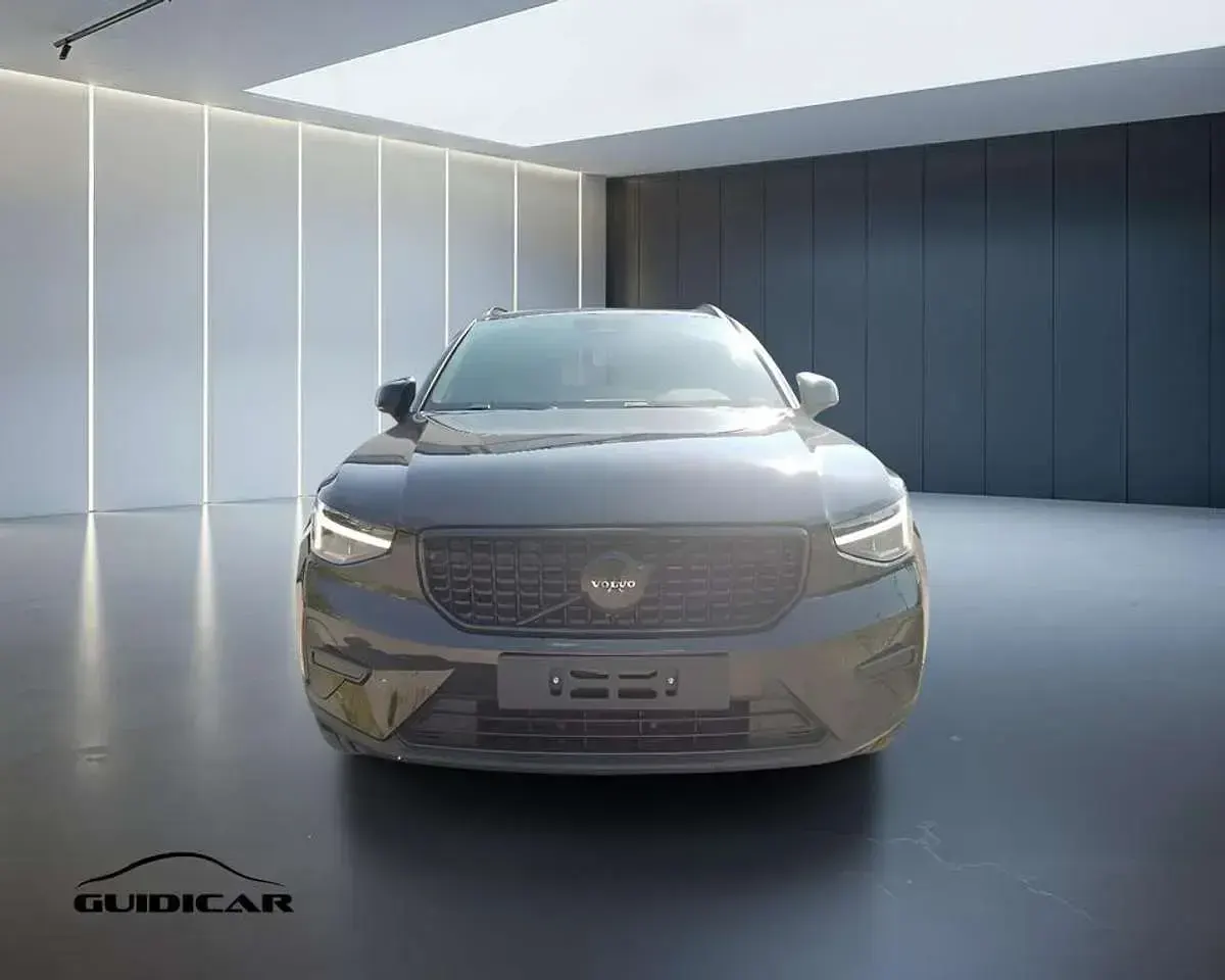 Nuova Volvo XC40 Plus 163 CV (119 kW) 2026 Onyx black SUV