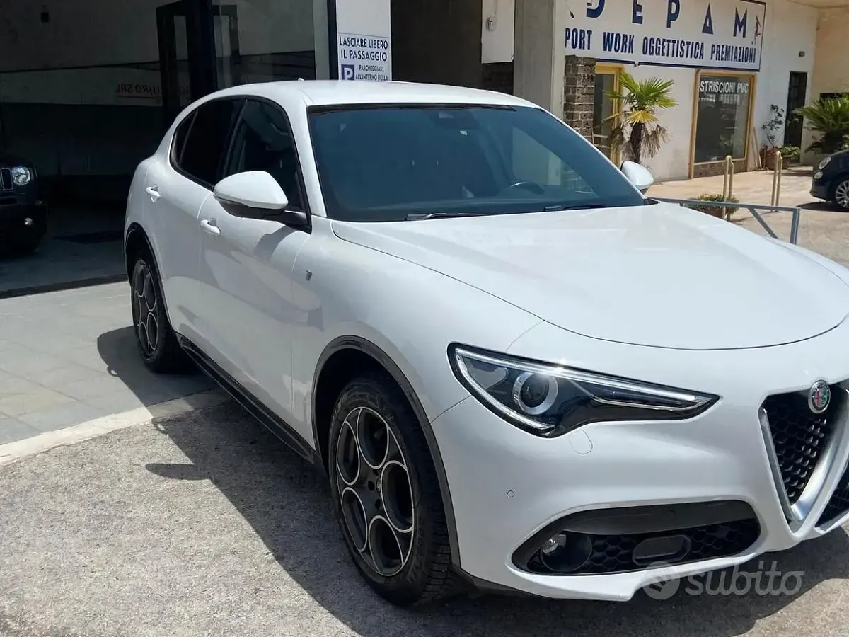 Usata Alfa Romeo Stelvio Ti 209 CV (153 kW) 2022 Bianco SUV