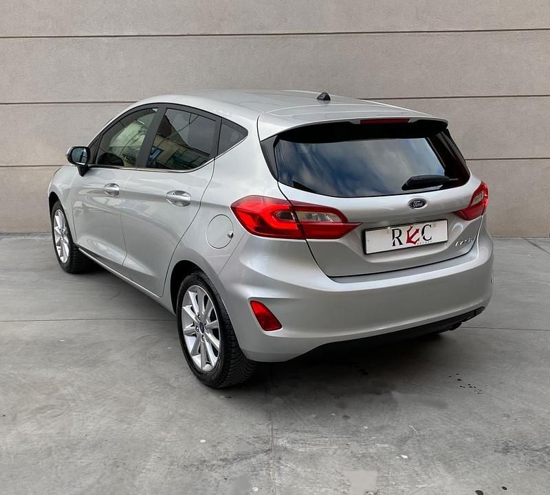 Usata Ford Fiesta 85 CV (62 kW) 2019 Argento Utilitaria