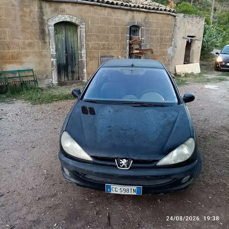 Usata Peugeot 206 88 CV (64 kW) 2003 Nero Berlina