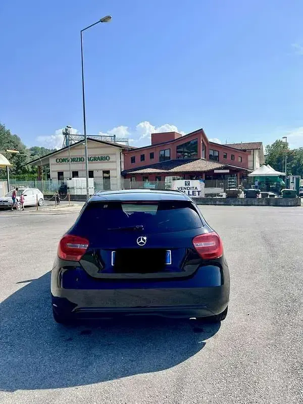 Usata Mercedes A180 Premium 109 CV (80 kW) 2014 Nero Utilitaria