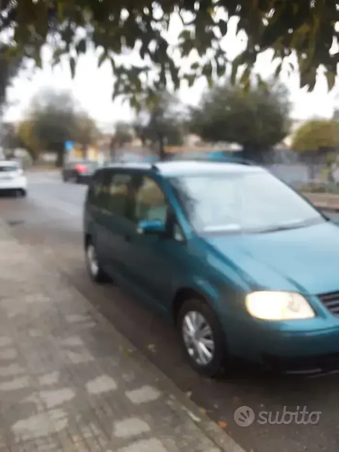 Usata VW Touran 105 CV (77 kW) 2004 Verde Monovolume