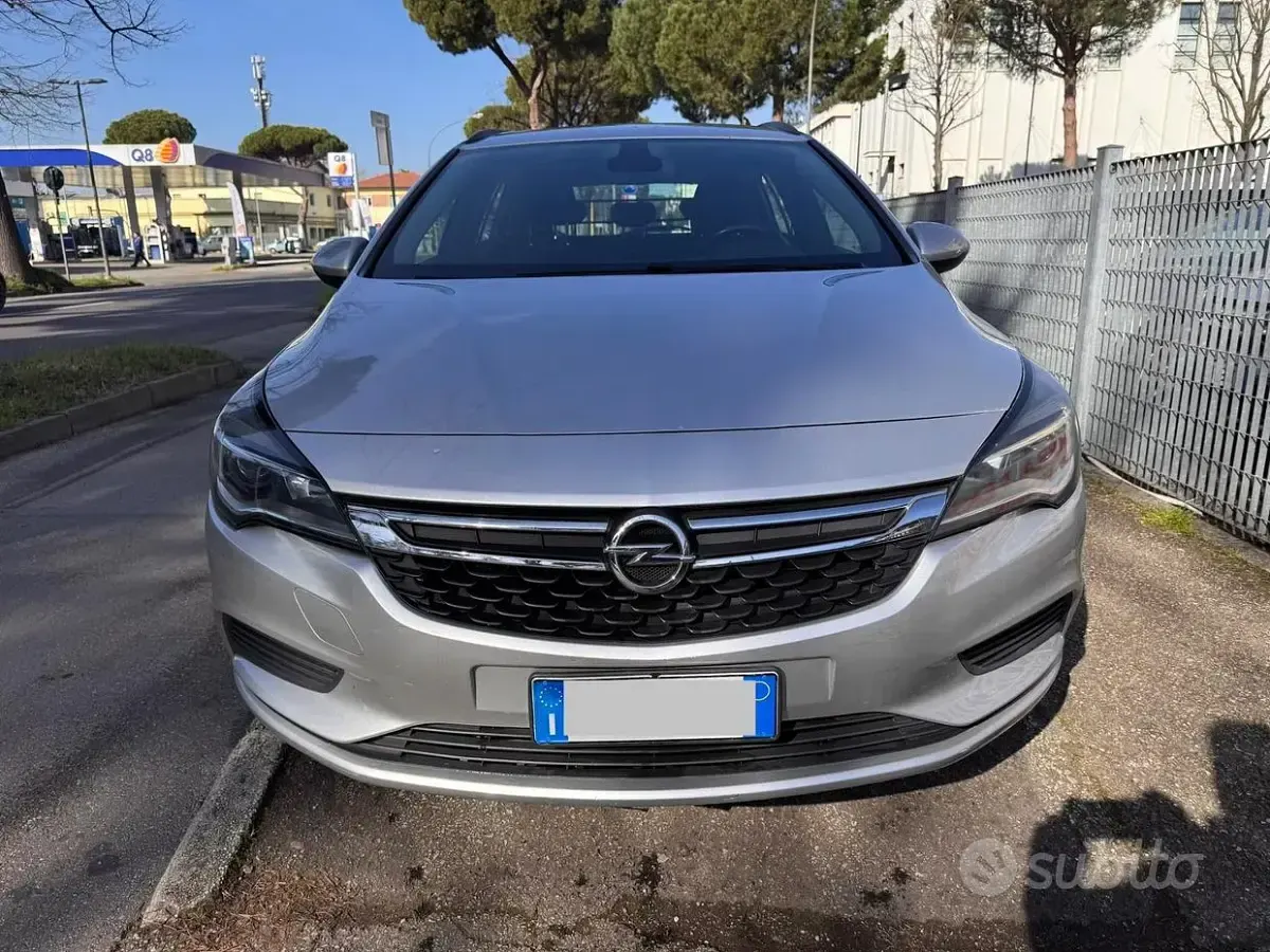 Usata Opel Astra 110 CV (80 kW) 2017 Grigio Station wagon