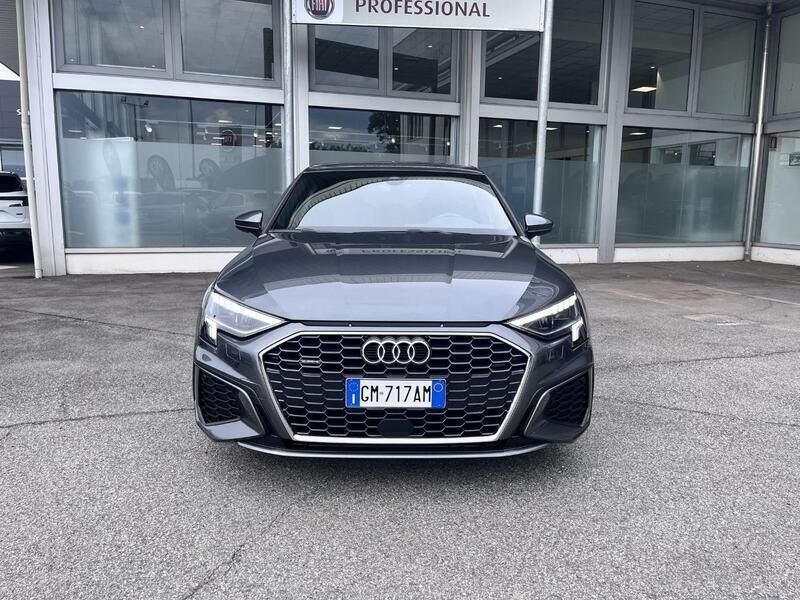 Grigio Usata 2023 Audi A3 Sportback S-Line Due volumi | 39.900 € (Molto cara) - Immagine 1/3