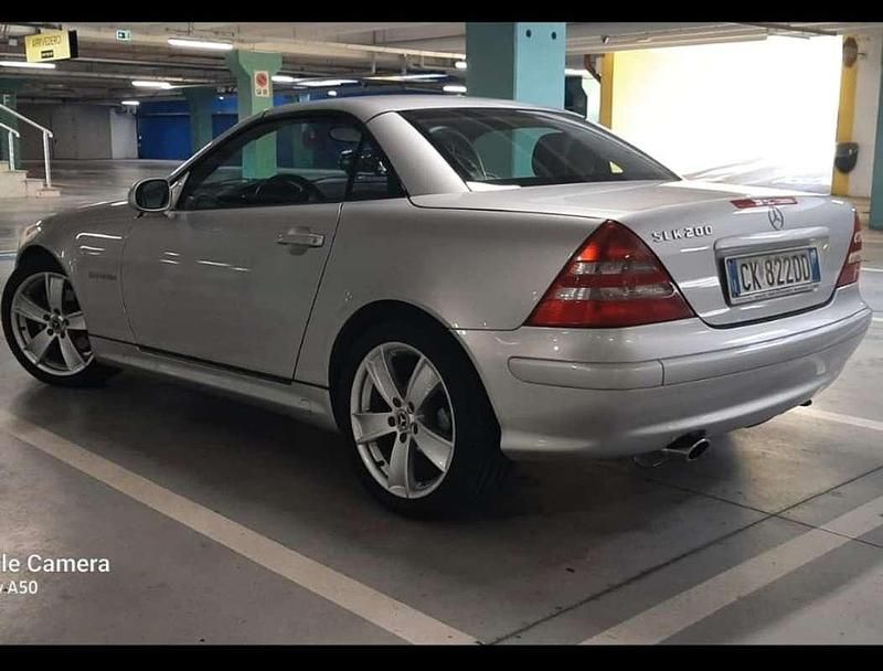 Usata Mercedes SLK200 163 CV (119 kW) 2002 Argento Cabrio
