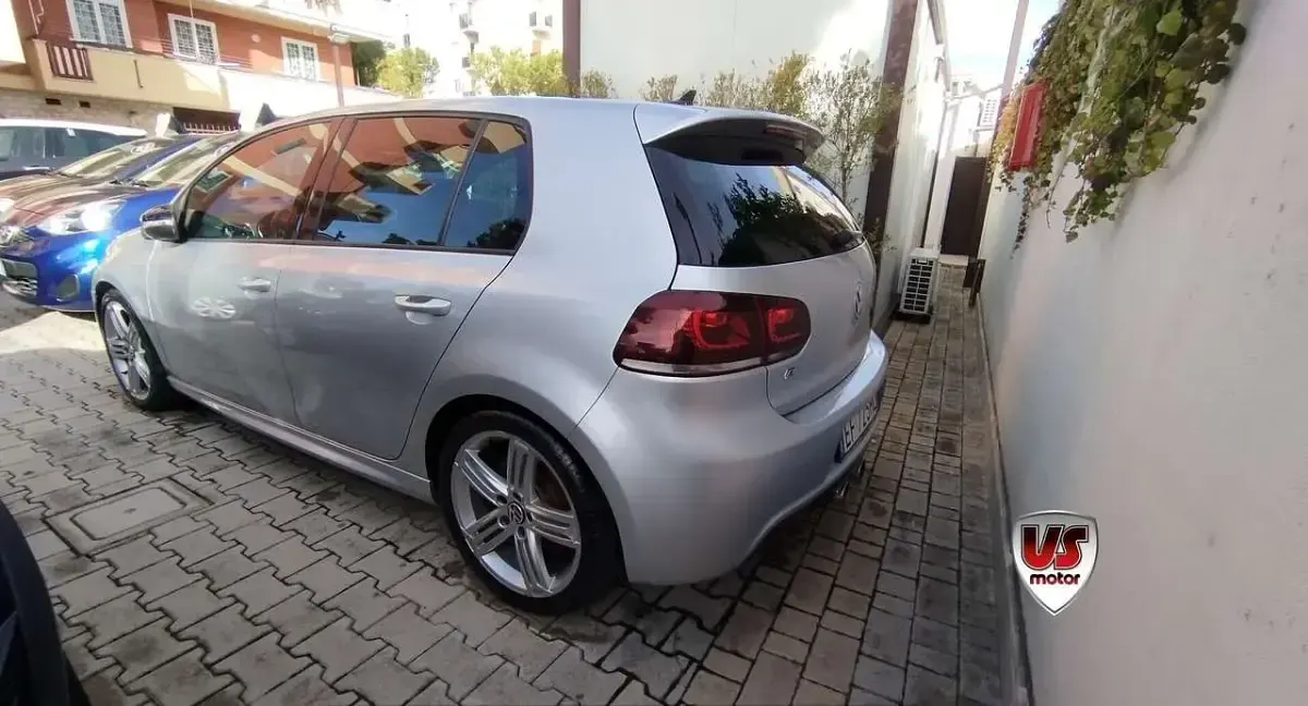 Usata VW Golf VI R 271 CV (199 kW) 2010 Argento Utilitaria