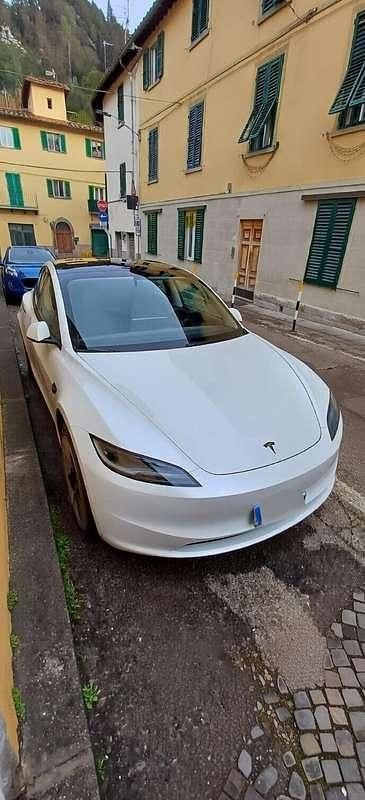 Bianco Usata 2023 Tesla Model 3 Standard Range Berlina | 31.000 € (Buon prezzo) - Immagine 1/4