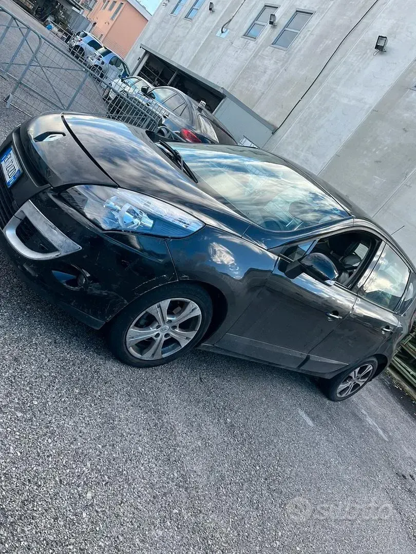 Usata Renault Scenic E-Tech 110 CV (80 kW) 2011 Nero Monovolume