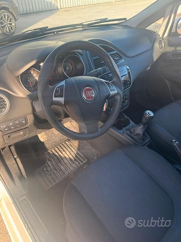 Usata Fiat Punto Evo 75 CV (55 kW) 2015 Bianco Utilitaria