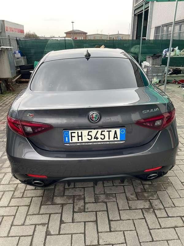Usata Alfa Romeo Giulia Veloce 211 CV (155 kW) 2017 Berlina
