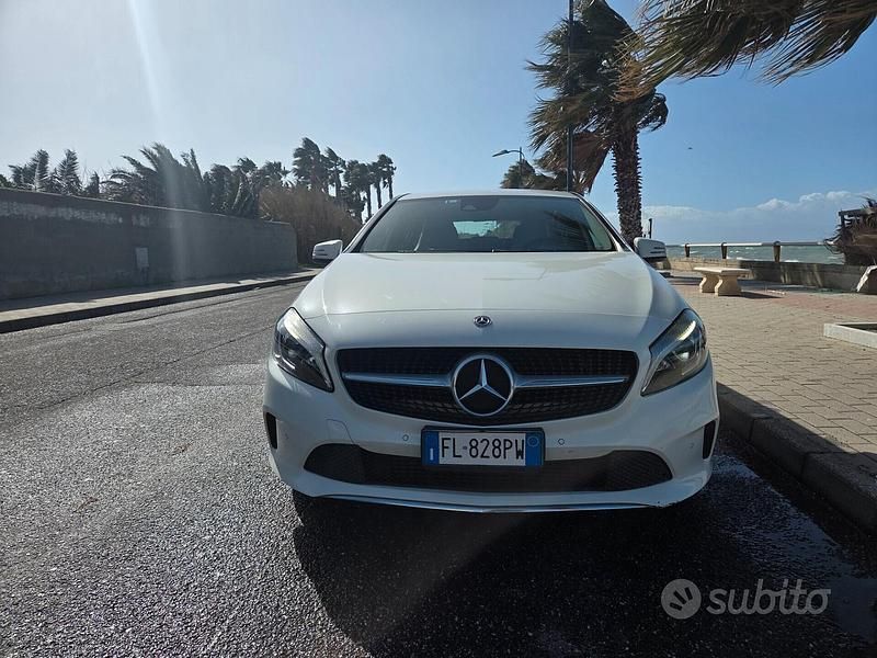 Usata Mercedes A180 108 CV (79 kW) 2017 Bianco Berlina