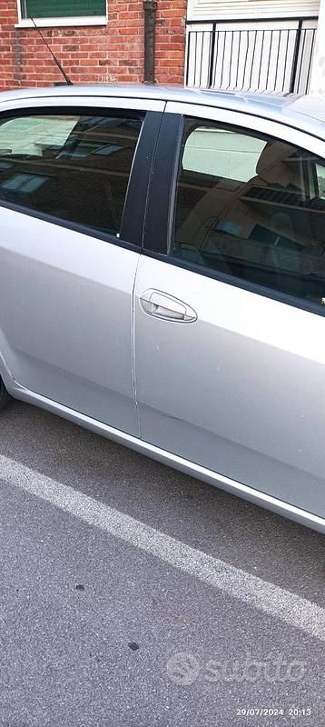 Usata Fiat Punto 75 CV (55 kW) 2011 Grigio Utilitaria