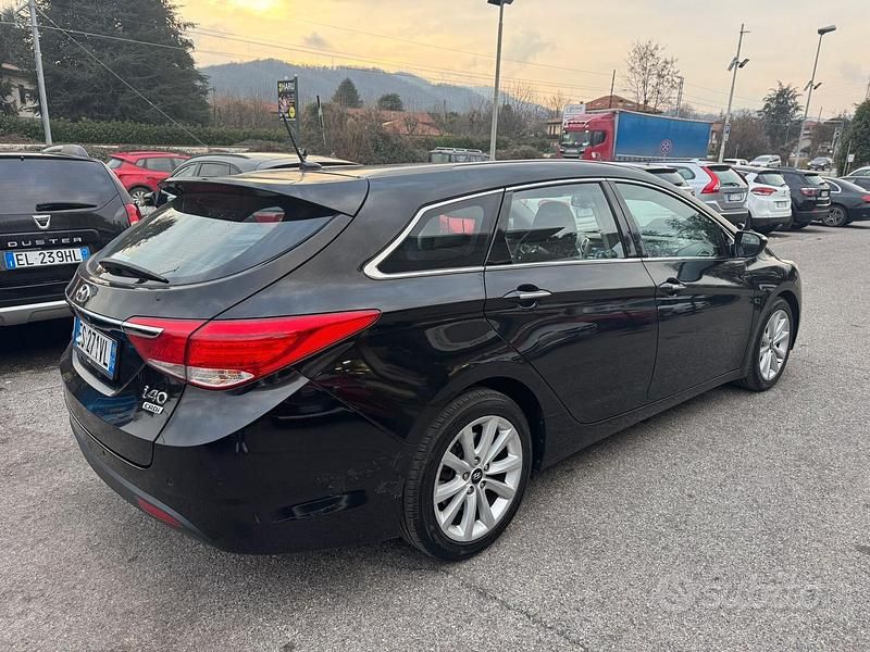 Usata Hyundai i40 Comfort 136 CV (100 kW) 2013 Nero Station wagon