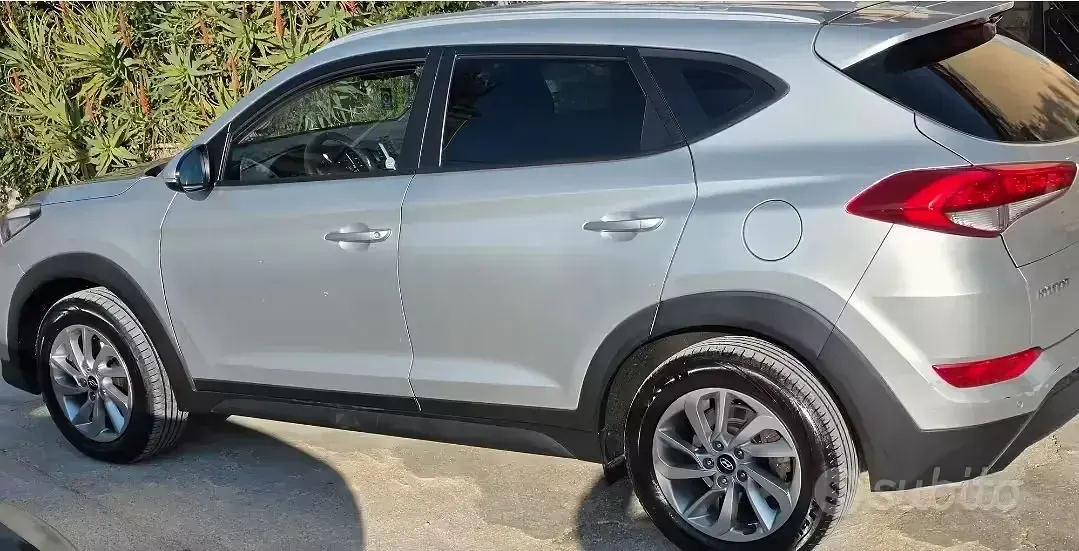 Usata Hyundai Tucson 116 CV (85 kW) 2016 Grigio SUV