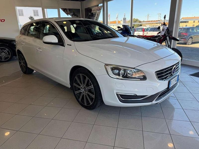 Usata Volvo V60 Summum 220 CV (161 kW) 2016 Bianco Station wagon