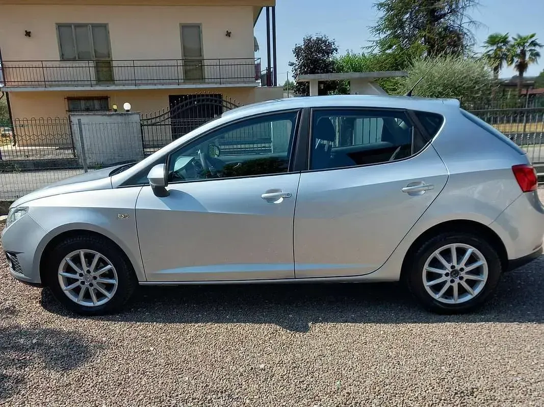 Usata Seat Ibiza SC Style 86 CV (63 kW) 2011 Argento Utilitaria