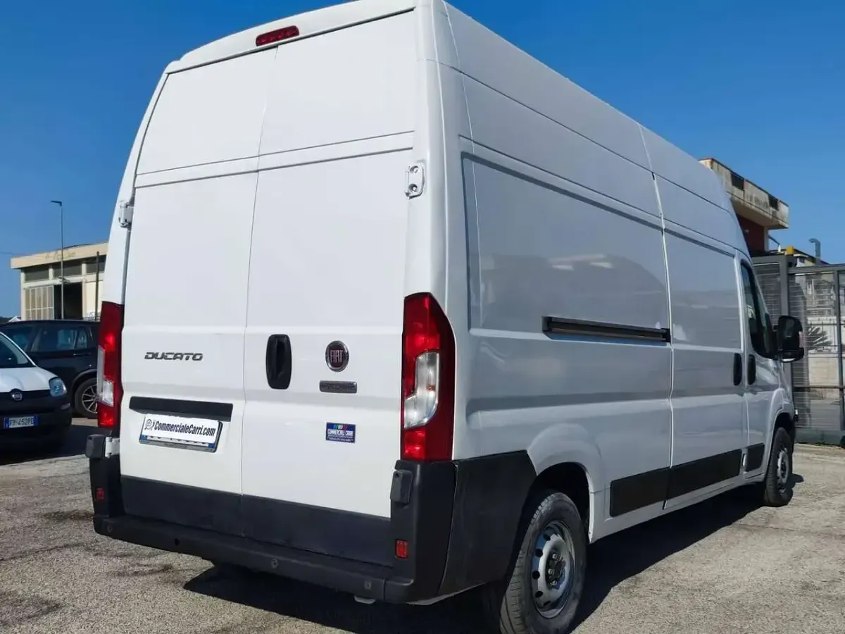 Usata Fiat Ducato 33 140 CV (102 kW) 2021 Bianco Furgone