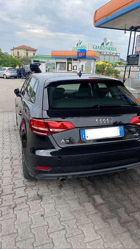 Nero Usata 2018 Audi A3 Ambiente Tre volumi | 12.800 € (Buon prezzo) - Immagine 1/4